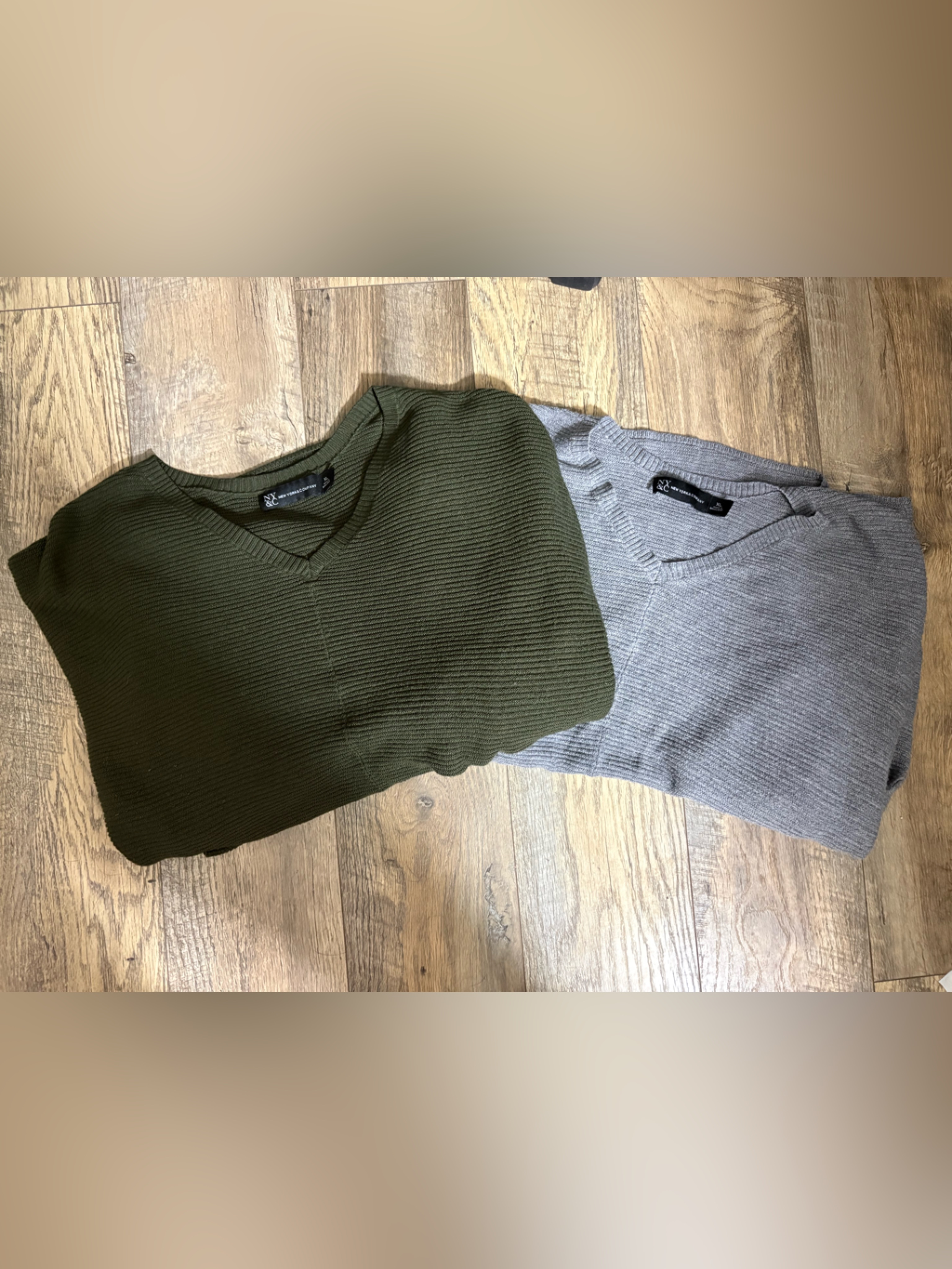 New York & Company Olive Green And Gray Ribbed V-Neck Sweaters